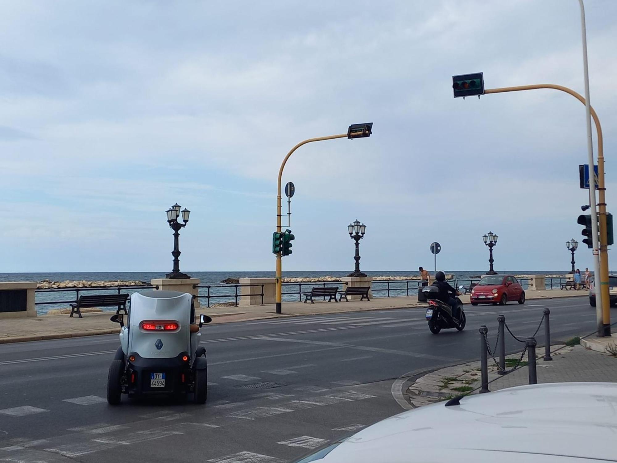 Sole Amare Guest House Bari Esterno foto