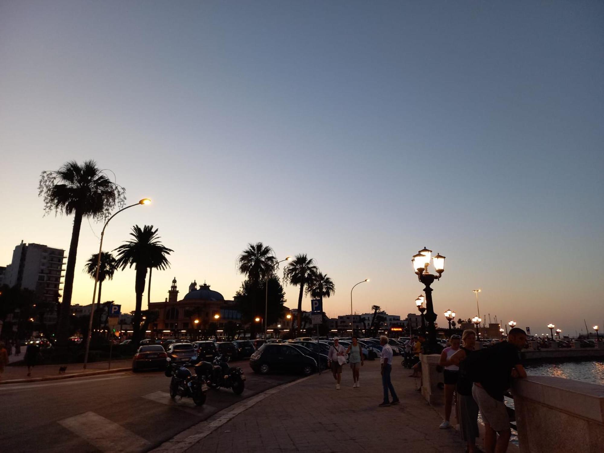Sole Amare Guest House Bari Esterno foto