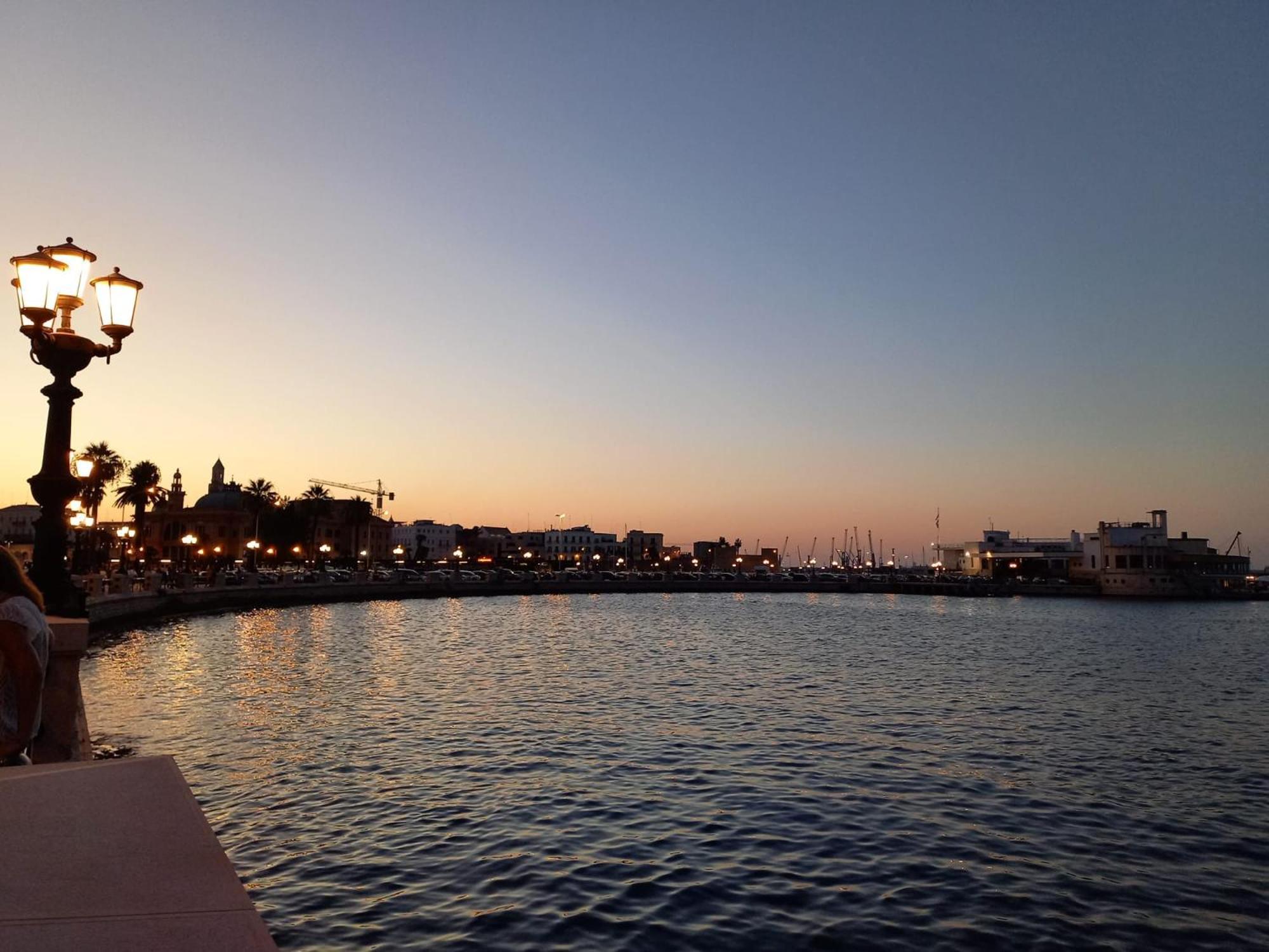 Sole Amare Guest House Bari Esterno foto